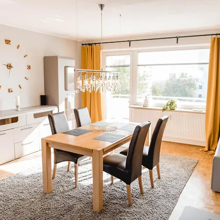 Me Homes - Grosse Moderne Designer-Wohnung Fuer Urlaub Und Business - Mit Kueche, Buero, Balkon Und 2 Parkplaetzen Bayreuth Exterior photo