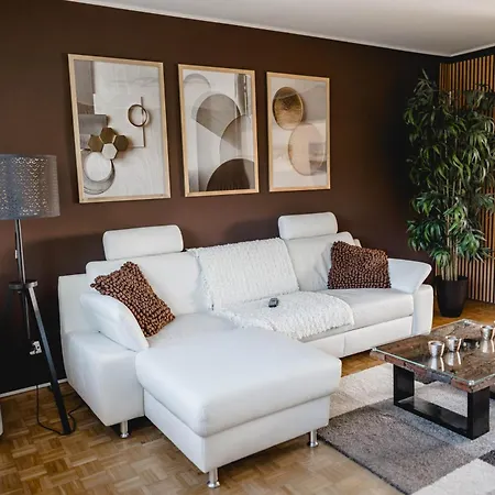 Me Homes - Grosse Moderne Designer-Wohnung Fuer Urlaub Und Business - Mit Kueche, Buero, Balkon Und 2 Parkplaetzen Bayreuth Exterior photo