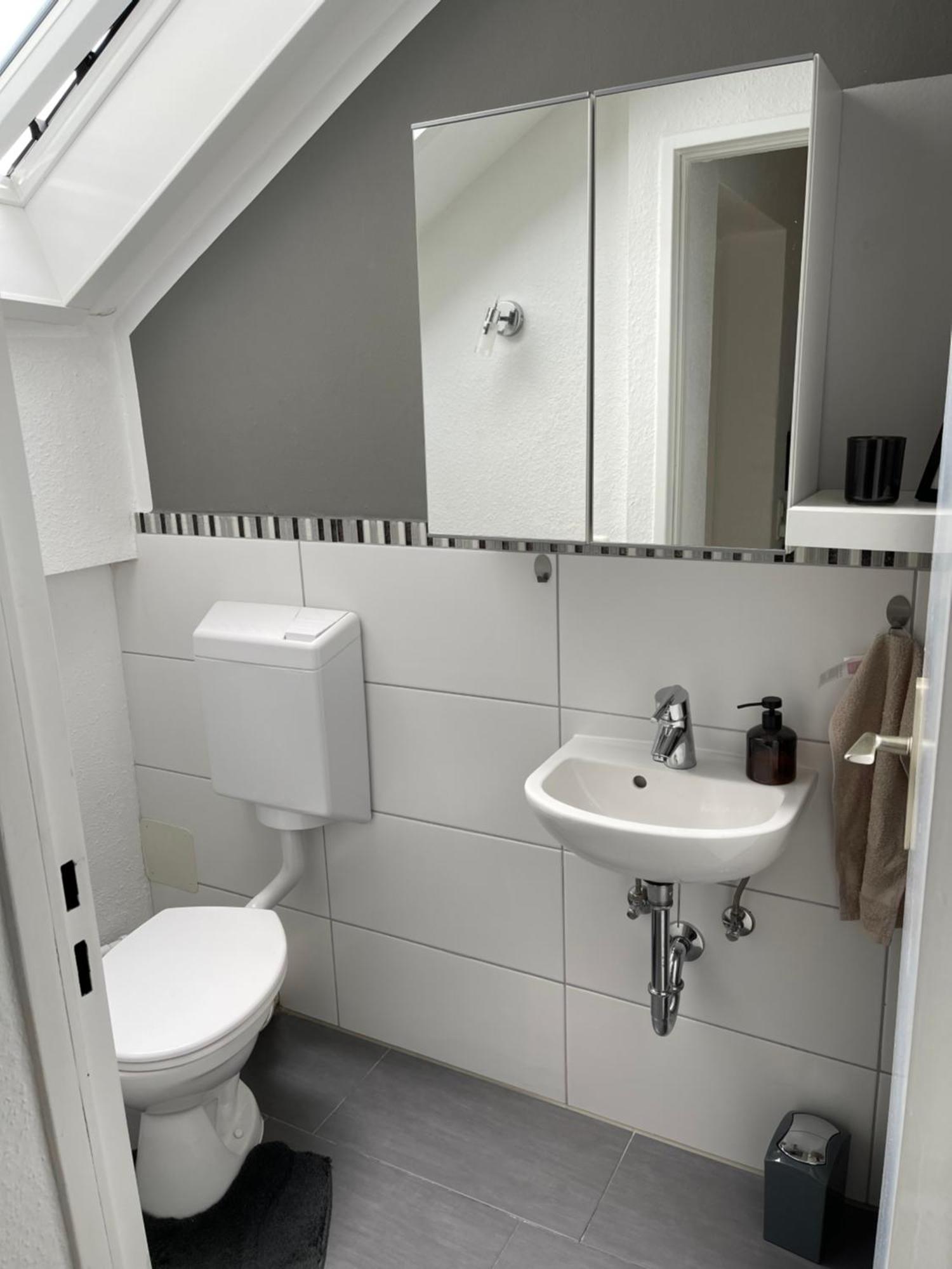Apartment Me Homes - Grosse Moderne Designer-wohnung Fuer Urlaub Und Business - Mit Kueche, Buero, Balkon Und 2 Parkplaetzen Bayreuth